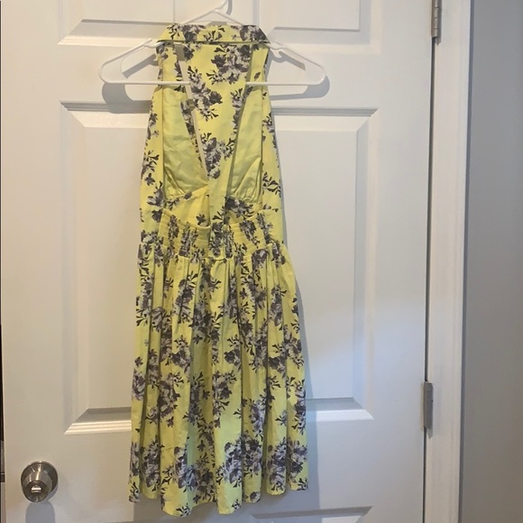 Yellow Dress - Picture 3 of 3